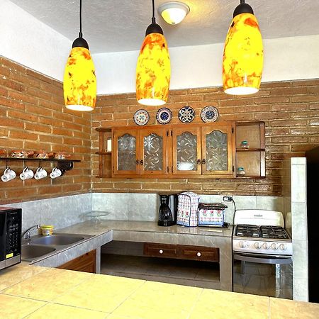 Casa Anita Aparthotel Пуерто Валярта Екстериор снимка